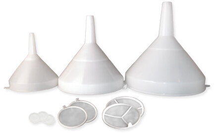 Plastikowy lejek 15 cm z sitkiem
