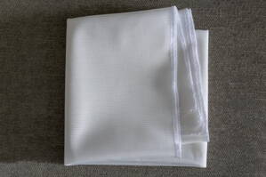 Syrárska plachetka z polyesteru 0,7 x 0,7 m